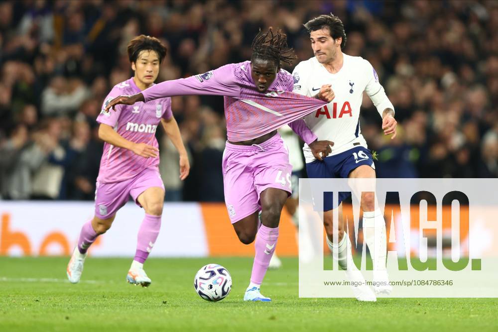 Sandro Tonali of Tottenham Hotspur pulls the shirt of Sidiki Cherif of Coventry City. Tottenham Hotspur v Coventry City, Premier League, Football, Tottenham Hotspur Stadium, London, UK - 19 Oct 2026London Tottenham Hotspur Stadium United Kingdom