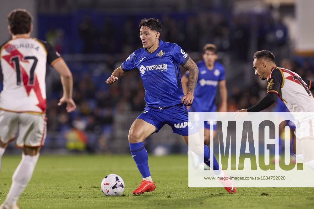Martin Satriano (Getafe CF) is seen in action during the LaLiga EA SPORTS 2026 2027 match between Getafe CF and Rayo Vallecano..Final score: Getafe CF 1-1 Rayo Vallecano. LaLiga EA SPORTS 2026 2027 - Getafe CF And Rayo Vallecano In Madrid, Spain - 19 Oct 2026 - ZUMAs197 20261019_aaa_s197_257