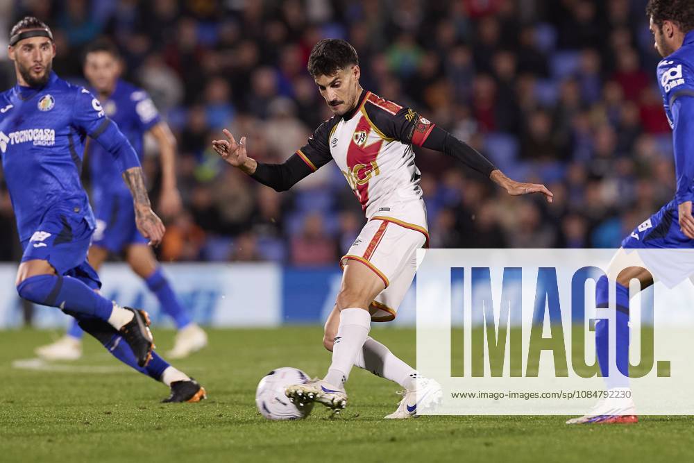 Oscar Valentin (Rayo Vallecano) is seen in action during the LaLiga EA SPORTS 2026 2027 match between Getafe CF and Rayo Vallecano..Final score: Getafe CF 1-1 Rayo Vallecano. Madrid Spain - ZUMAs197 20261019_aaa_s197_286