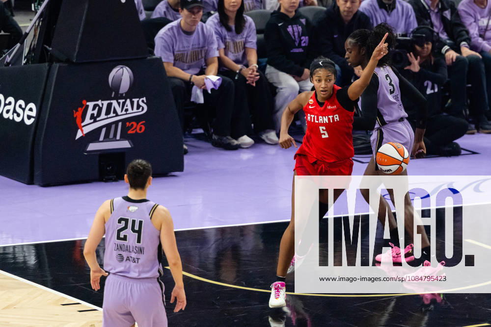 SAN FRANCISCO, CA - OCTOBER 19: Angel Reese 5 of the Atlanta Dream reacts after scoring during Game Two of the WNBA, Basketball Damen, USA Finals against the Golden State Valkyries on October 19, 2026 at Chase Center in San Francisco, CA. (Photo by Matthew Huang Icon Sportswire) WNBA: OCT 19 Finals Atlanta Dream at Golden State Valkyries Icon261019008