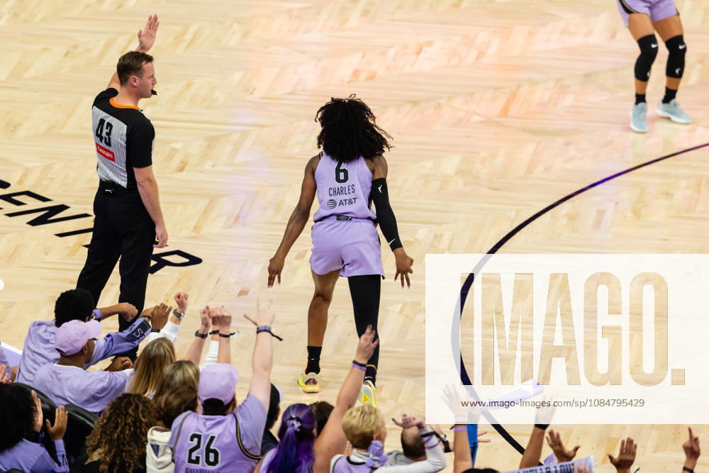 SAN FRANCISCO, CA - OCTOBER 19: Kaila Charles 6 of the Golden State Valkyries celebrates a three during Game Two of the WNBA, Basketball Damen, USA Finals against the Atlanta Dream on October 19, 2026 at Chase Center in San Francisco, CA. (Photo by Matthew Huang Icon Sportswire) WNBA: OCT 19 Finals Atlanta Dream at Golden State Valkyries Icon261019010