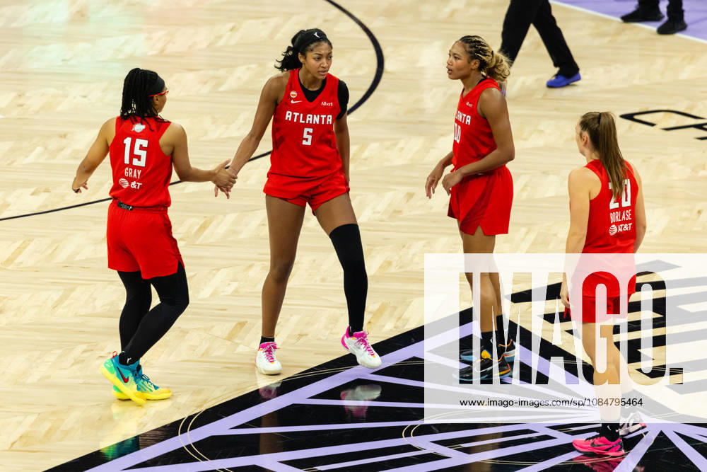 SAN FRANCISCO, CA - OCTOBER 19: Angel Reese 5 of the Atlanta Dream reacfs to scoring during Game Two of the WNBA, Basketball Damen, USA Finals on October 19, 2026 at Chase Center in San Francisco, CA. (Photo by Matthew Huang Icon Sportswire) WNBA: OCT 19 Finals Atlanta Dream at Golden State Valkyries Icon261019015