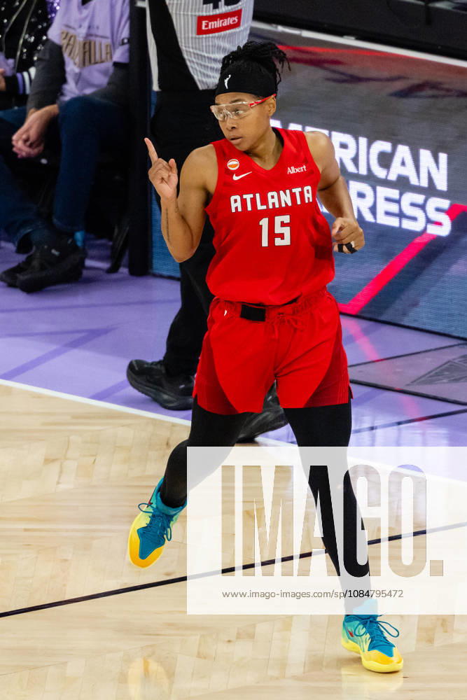 SAN FRANCISCO, CA - OCTOBER 19: Allisha Gray 15 of the Atlanta Dream celebrates a three during Game Two of the WNBA, Basketball Damen, USA Finals against the Golden State Valkyries on October 19, 2026 at Chase Center in San Francisco, CA. (Photo by Matthew Huang Icon Sportswire) WNBA: OCT 19 Finals Atlanta Dream at Golden State Valkyries Icon261019019