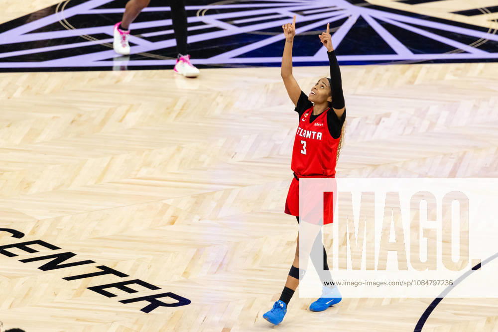 SAN FRANCISCO, CA - OCTOBER 19: Jordin Canada 3 of the Atlanta Dream celebrates a last second three in the third quarter of Game Two of the WNBA, Basketball Damen, USA Finals against the Golden State Valkyries on October 19, 2026 at Chase Center in San Francisco, CA. (Photo by Matthew Huang Icon Sportswire) WNBA: OCT 19 Finals Atlanta Dream at Golden State Valkyries Icon261019029