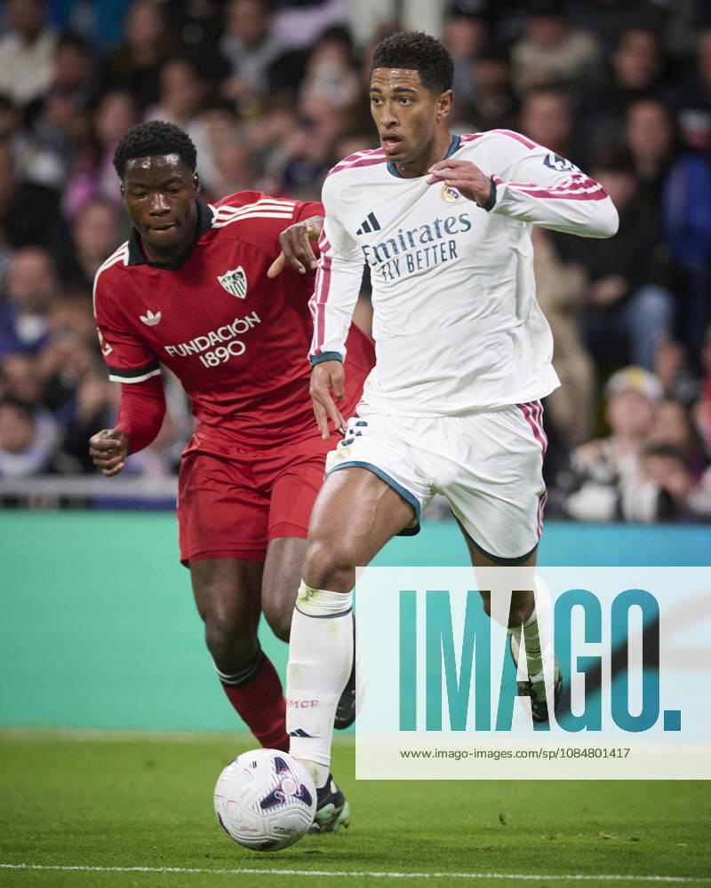 LaLiga - Real Madrid CF v Sevilla FC Real Madrid CF’s Jude Bellingham (r) and Sevilla FC’s Lucien Agoume during La Liga match. October 18 ,2026. Photo by Ropero AlterPhotos ABACAPRESS.COM Madrid Madrid Spain