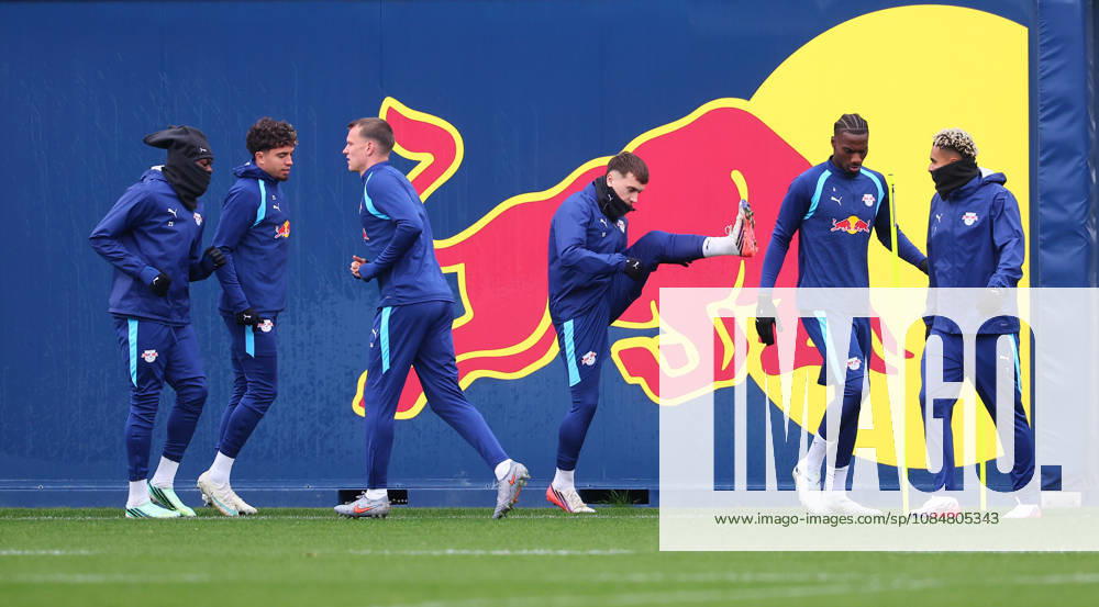 RB Leipzig Champions League Training, Leipzig, October 20, 2026, RB Academy, UEFA Champions League, RB Leipzig’s final training session on the day before Real Madrid vs. RB Leipzig. Pictured from left: Castello Lukeba, Neil El Aynaoui, Lukas Klostermann, Brajan Gruda, Ezechiel Banzuzi, and Antonio Nusa—all of RB Leipzig, Picture Point