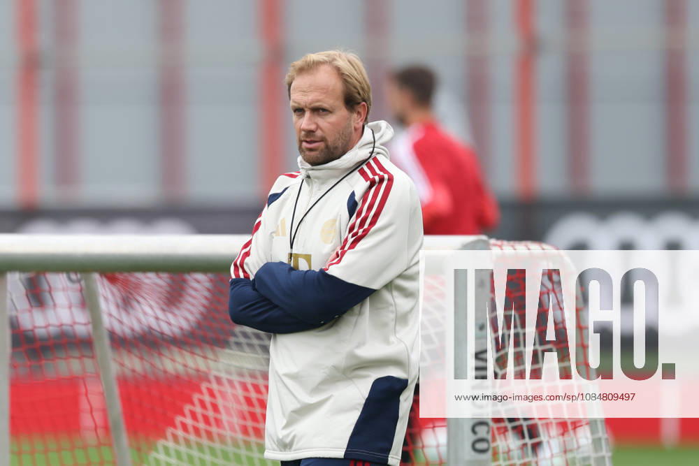 Aaron Danks, FC Bayern Munich, Assistant Coach, GER, Final Training Session, FC Bayern Munich, Soccer, UEFA Champions League, Matchday 3, Group Stage, 2026–2027 Season, October 20, 2026, GER, final training session, FC Bayern Munich, soccer, UEFA Champions League, Matchday 3, group stage, 2026–2027 season, October 20, 2026, Munich