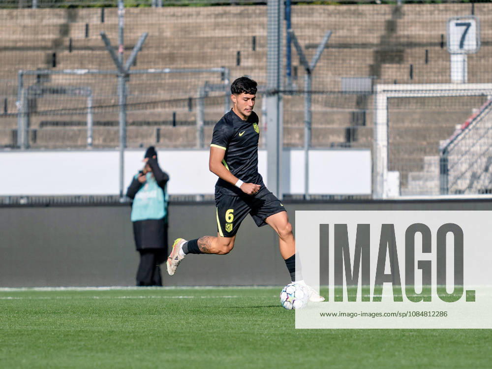 Cutout: David Fernandez, Atlético Madrid, 06 with the ball, full-body single image, stock photo, GER, soccer, VfB Stuttgart vs. Atlético Madrid, UEFA Youth League, Matchday 3, Stuttgart, 2026–2027 season, October 20, 2026, GER, Soccer, VfB Stuttgart vs. Atlético Madrid, UEFA Youth League, Matchday 3, Stuttgart, 2026–2027 Season, October 20, 2026, Stuttgart