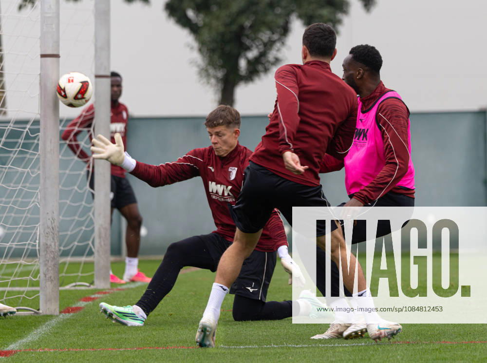 Arijon Ibrahimovic, FC Augsburg 21, hits the post up front against Finn Dahmen, FC Augsburg 1 goalkeeper, FC Augsburg, practice,