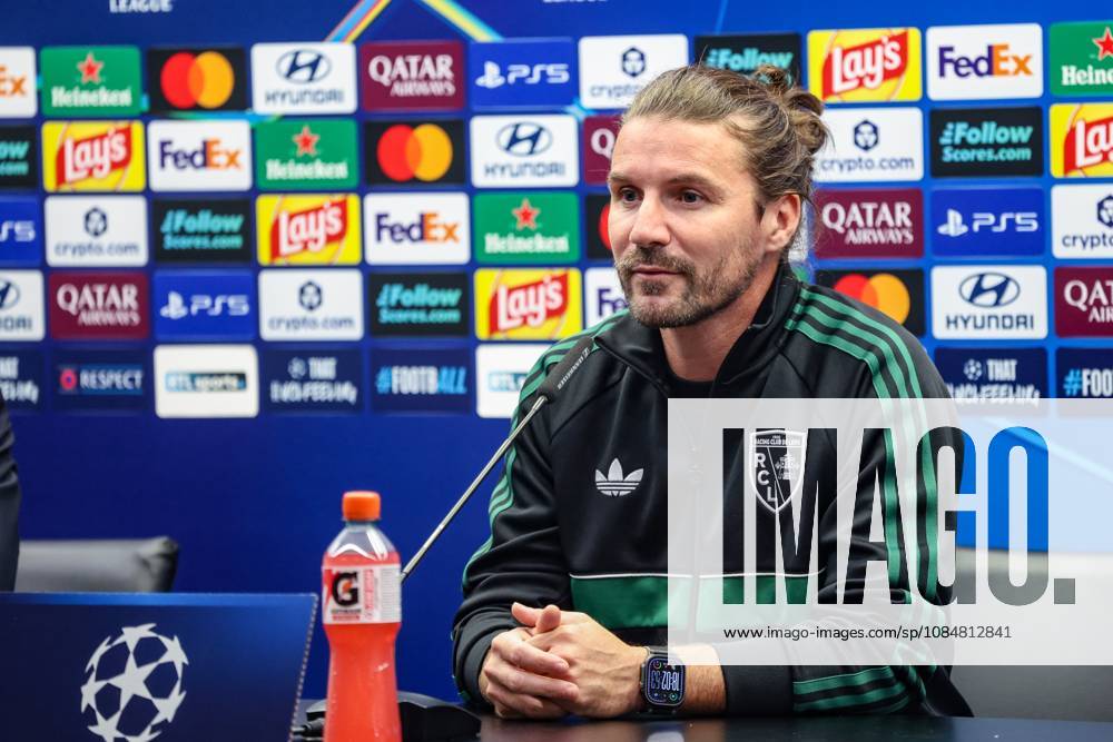 Lens head coach Yannick Cahuzac pictured during a press conference, PK, Pressekonferenz of French soccer team Racing Club de Lens, Tuesday 20 October 2026 in Brugge. The team is preparing for the third game in the UEFA Champions League league phase against Club Brugge tomorrow. BRUNOxFAHY x190403528x