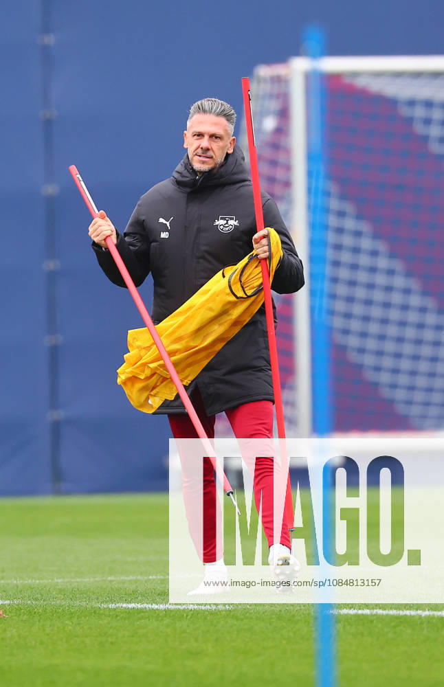 RB Leipzig Training: Champions League, Leipzig, October 20, 2026, RB Academy, UEFA Champions League, RB Leipzig s final training session on the day before Real Madrid vs. RB Leipzig. Pictured: Coach Martin Demichelis, RB Leipzig, Picture Point