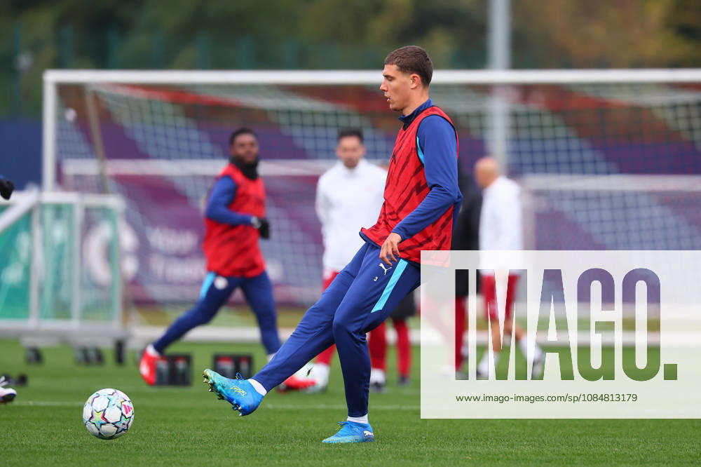 RB Leipzig Training: Champions League, Leipzig, October 20, 2026, RB Academy, UEFA Champions League, RB Leipzig s final training session the day before Real Madrid vs. RB Leipzig. Pictured: AMaxime Esteve 3, RB Leipzig, Picture Point