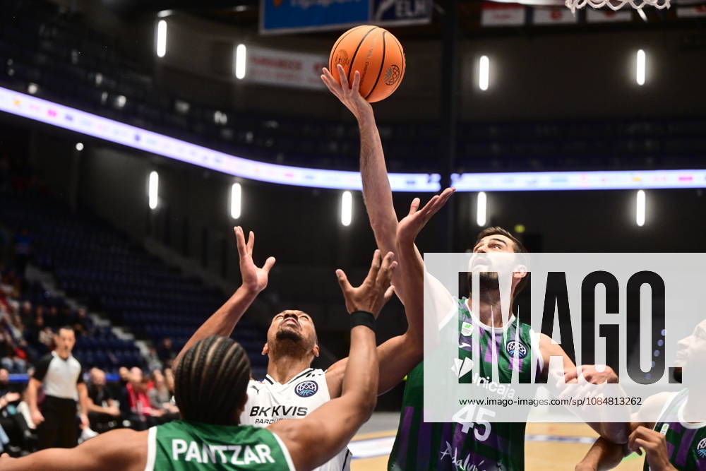 L-R Zed Key (Pardubice) and David Kravish (Malaga) in action during men s Basketball Champions League, group E, 2nd round, BK KVIS Pardubice vs Unicaja Malaga, in Pardubice, Czech Republic, October 20, 2026. (CTKxPhoto JosefxVostarek) CTKPhotoP2026102006517 CTKPhotoP2026102006517