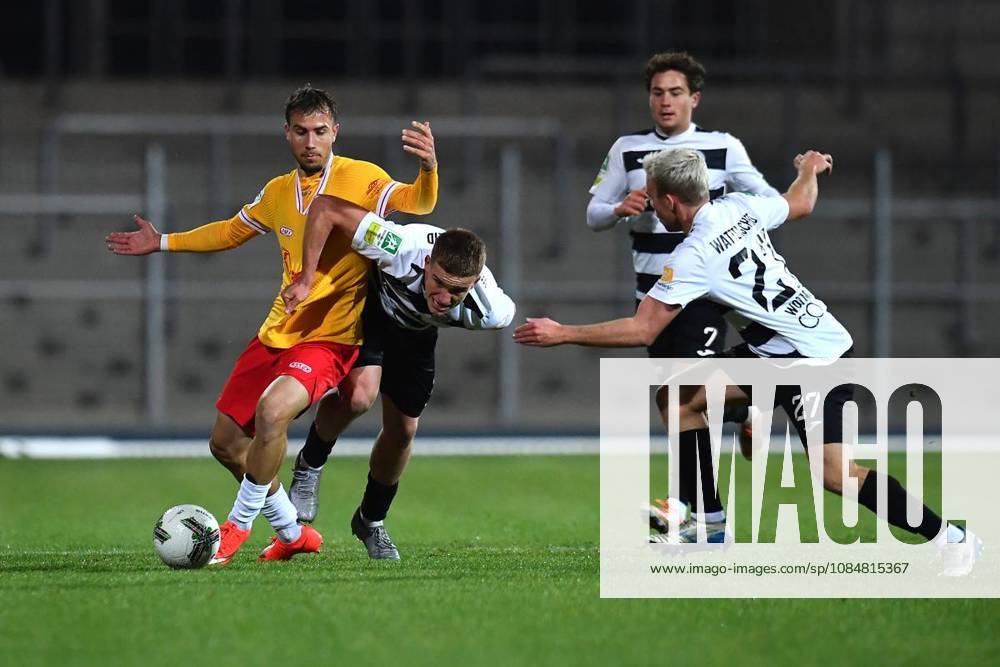 SG Wattenscheid 09 vs. SC Preußen Münster ** FOR ** ** Soccer Korbmacher Westphalia Cup Round of 16 SG Wattenscheid 09 vs. SC Preußen Münster on October 20, 2026, at Lohrheidestadion in Bochum-Wattenscheid Louis Kolbe, Preußen Münster, on the left: Nicolai Schulte Kellinghaus, SG Wattenscheid 09; on the right: Germany, North Rhine-Westphalia, Bochum, Wattenscheid. Copyright ThorstenxTillmann
