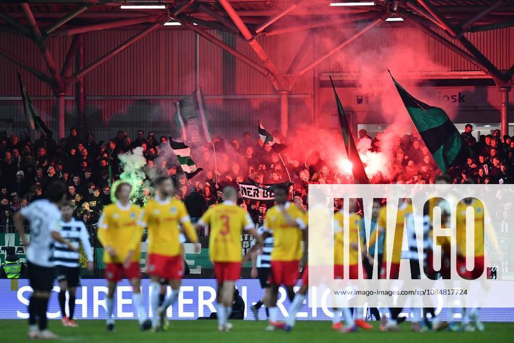 SG Wattenscheid 09 vs. SC Preußen Münster ** ** **Soccer Korbmacher Westphalia Cup Round of 16 SG Wattenscheid 09 vs. SC Preußen Münster on October 20, 2026, at Lohrheidestadion in Bochum Wattenscheid Münster fans setting off pyrotechnics in the stands after the 1–1 draw Germany North Rhine-Westphalia Bochum Wattenscheid Copyright ThorstenxTillmann