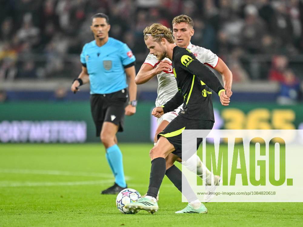 Morten Hjulmand of Atlético Madrid and Grischa Proemel of VfB Stuttgart battle for the ball during the 2026–2027 UEFA Champions League match between Stuttgart and Atlético de Madrid at Arena Stuttgart on October 20, 2026, in Stuttgart, Germany. Photo by Harry Langer, DeFodi Images