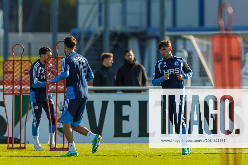 Vitalie Becker of FC Schalke 04 watches during FC Schalke 04 s practice at the Schalke 04 training facility on October 20, 2026, in Gelsenkirchen. Photo by Mario Hommes, DeFodi Images. Vitalie Becker of FC Schalke 04 watches during FC Schalke 04 at the Schalke 04 training facility on October 20, 2026, in Gelsenkirchen. Photo by Mario Hommes, DeFodi Images. Photo by Mario Hommes, DeFodi Images.