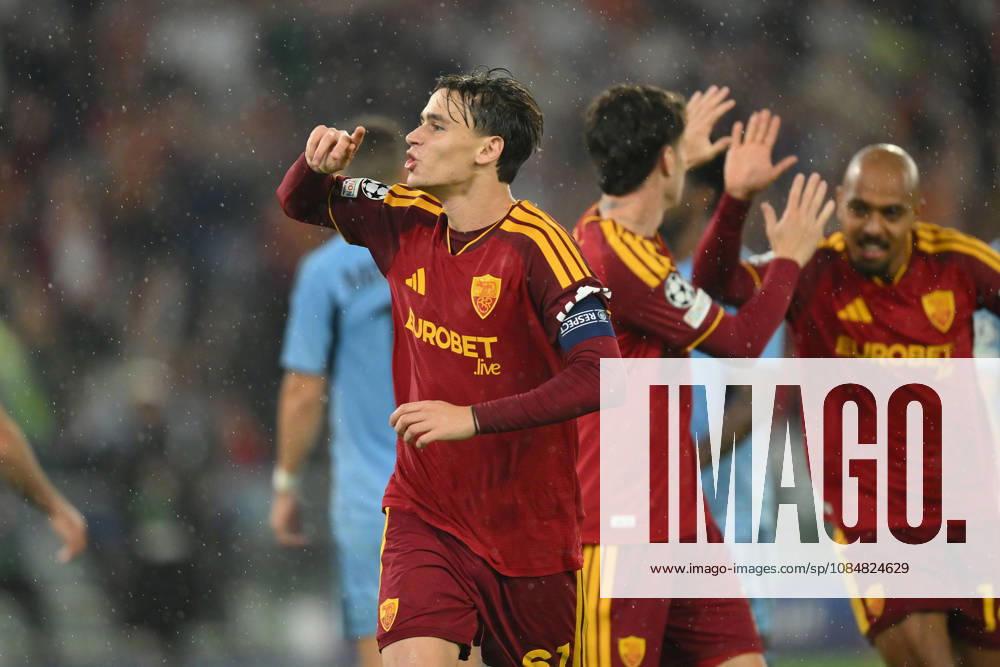 AS Roma v Slovan Bratislava - UEFA Champions League ROME, ITALY - OCTOBER 20 : Nicolo’ Pisilli of AS Roma celebrates after scoring a goal during the Champions League match between AS Roma and Slovan Bratislava at Stadio Olimpico on October 20 ,2026 in Rome, Italy. Claudio Pasquazi Anadolu Rome Italy. Editorial use only. Please get in touch for any other usage.