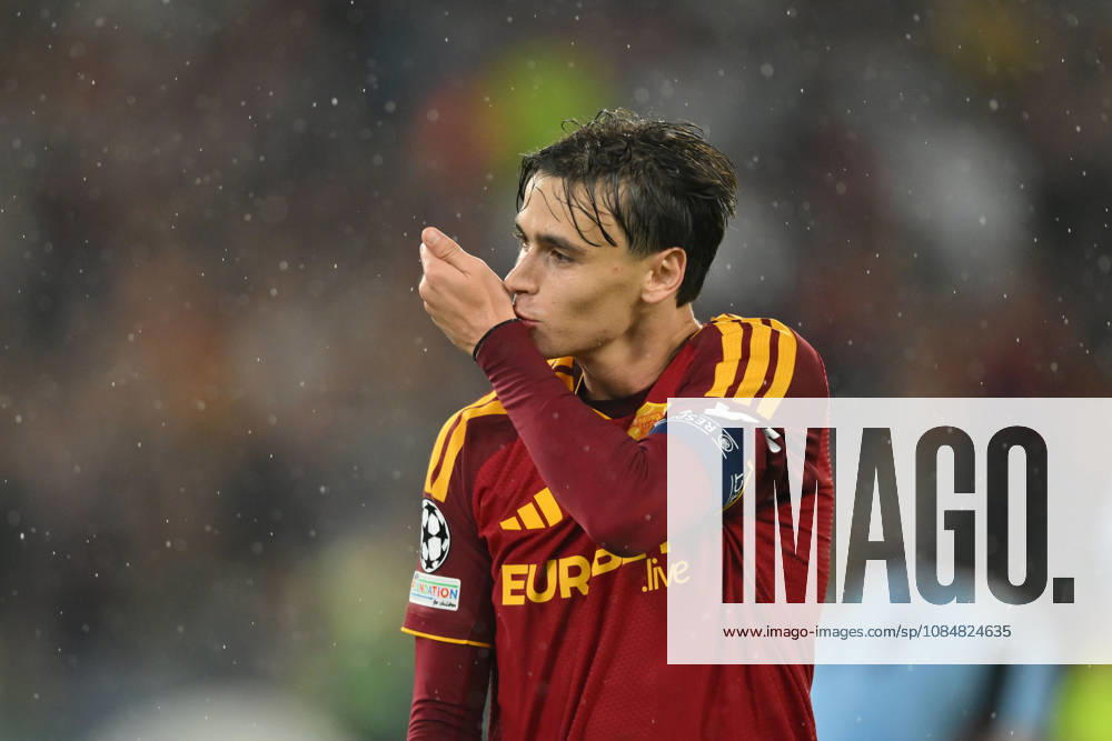 AS Roma v Slovan Bratislava - UEFA Champions League ROME, ITALY - OCTOBER 20 : Nicolo’ Pisilli of AS Roma celebrates after scoring a goal during the Champions League match between AS Roma and Slovan Bratislava at Stadio Olimpico on October 20 ,2026 in Rome, Italy. Claudio Pasquazi Anadolu Rome Italy. Editorial use only. Please get in touch for any other usage.