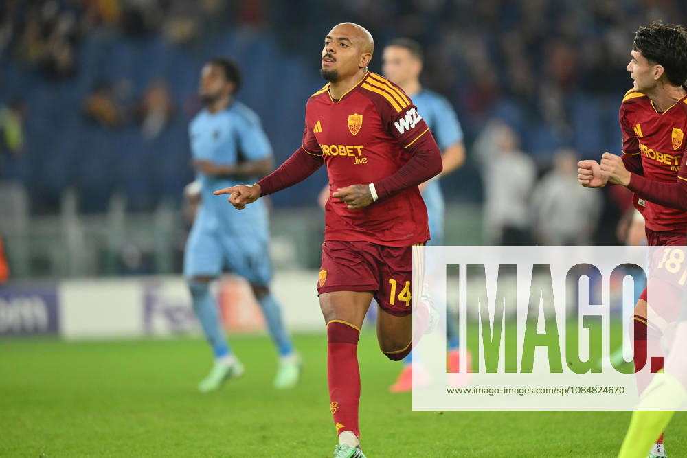 AS Roma v Slovan Bratislava - UEFA Champions League ROME, ITALY - OCTOBER 20 : Donyell Malen of AS Roma celebrates after scores The penalty during the Champions League match between Slovan Bratislava at Stadio Olimpico on October 20 ,2026 in Rome, Italy. Claudio Pasquazi Anadolu Rome Italy. Editorial use only. Please get in touch for any other usage.