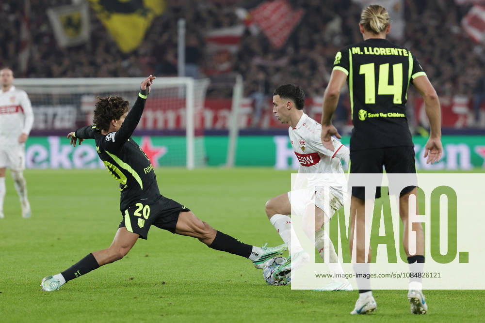 Pictured, from left: Giuliano Simeone (Atlético Madrid, 20) against Bilal El Khannouss (VfB Stuttgart, 11), and next to him Marcos Llorente (Atlético Madrid, 14) 20 10 2026, VfB Stuttgart vs. Atlético Madrid, UEFA Champions League, Matchday 3, Germany, Stuttgart, MHP Arena, DFL regulations prohibit any use of photographs as image sequences and or quasi-video