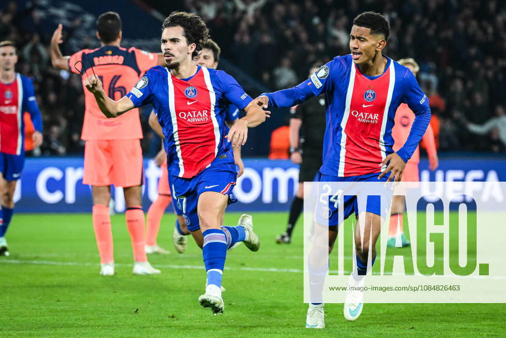 Vitor MACHADO FERREIRA (Vitinha) of PSG celebrate his goal with Senny MAYULU of PSG during the UEFA Champions League, League Phase MD3 match between Paris Saint-Germain and FC Barcelona, Barca at Parc des Princes Stadium on October 20, 2026 in Paris, France. Paris France - ZUMAm308 20261020_zsp_m308_025