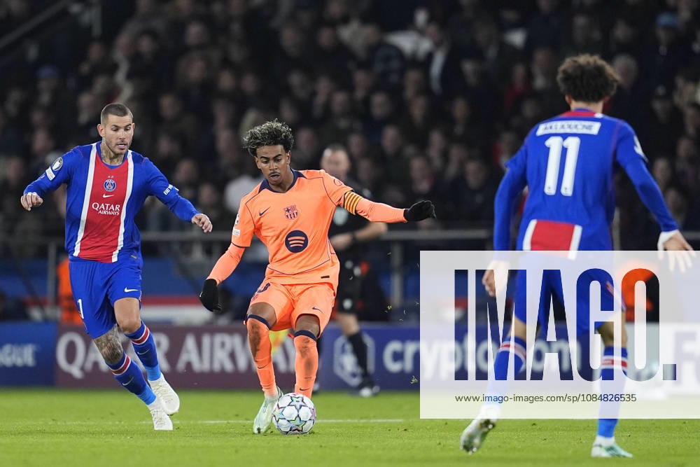 Lamine Yamal of FC Barcelona, Barca and Lucas Hernandez of PSG in action during the UEFA Champions League 2026 27 League Phase MD3 match between Paris Saint-Germain and FC Barcelona at Parc des Princes on Octuber 20, 2026, in Paris, France. Paris France - ZUMAa181 20261020_zaa_a181_145