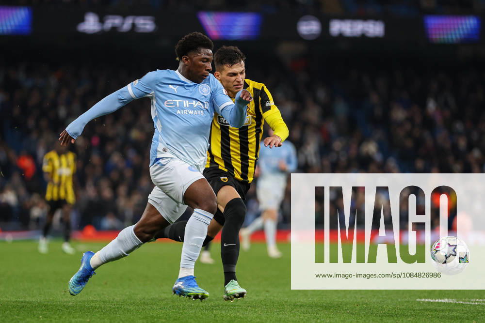 20th October 2026; Etihad Stadium, Manchester, England; UEFA Champions League Football, Manchester City versus AEK Athens; Ryan McAidoo of Manchester City runs with the ball AidanxHunter