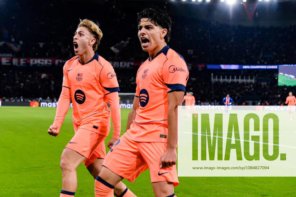 Joie des joueurs du FC Barcelone aprés le but de Xavi Espart (FC Barcelone)