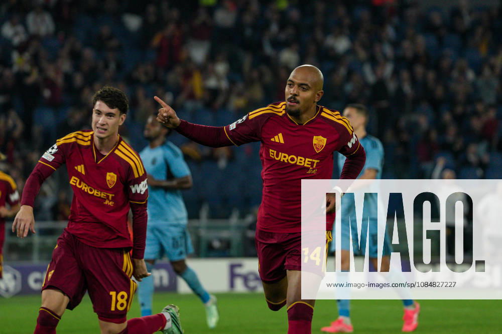 IPA89965273 - Donyell Malen of AS Roma and Matias Soule of AS Roma during the AS Roma vs. Slovan Bratislava UEFA Champions League soccer match in Rome, Italy, on October 20, 2026