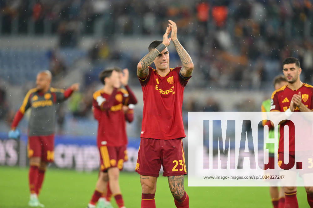 20th October 2026; Stadio Olimpico, Rome, Italy; UEFA Champions League Football, Roma versus Slovan Bratislava; Roma& x2019;s players celebrate their victory at the end of the match AllShotLive