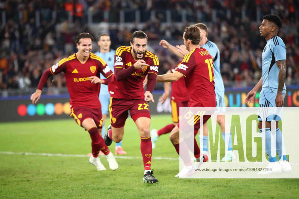 SOCCER - UEFA Champions League - AS Roma vs. Slovan Bratislava Photo by IPA ABACAPRESS.COM89963152 - October 20, 2026 Champions League: Roma vs. Slovan Bratislava In the photo: Hermoso celebrates (Photo by Gino Mancini) Roma Italy