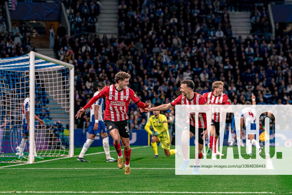 PORTO, PORTUGAL - OCTOBER 20: PSV Eindhoven s Guus Til celebrates after scoring against FC Porto during the UEFA Champions League match at Estadio do Dragao on October 20, 2026 in Porto, Portugal. PSV won 1-0. ZUMA Press Wire FC Porto V PSV Eindhoven - UEFA Champions League 2026 27 - ZUMAs390 20261020_zsp_s390_014