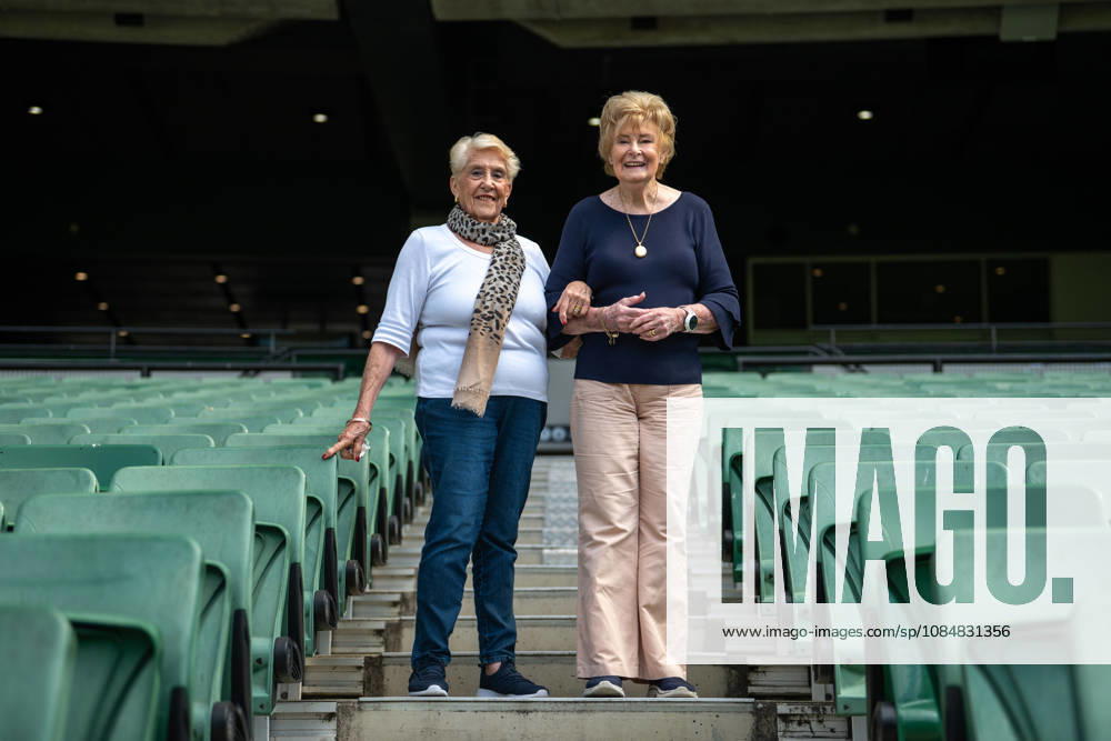 Olympic Games, Olympische Spiele, Olympia, OS ANNIVERSARY DINNER, Sandra Morgan-Beavis (left) and Marlene Mathews (right) pose for photos as part of 1956 Olympic Games 70th Anniversary Celebrations, in Melbourne, Wednesday, October 21, 2026. ( NO ARCHIVING MELBOURNE VICTORIA Australia