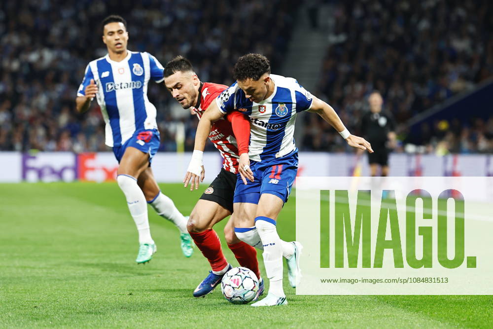 (L-R) Filip Kostic (PSV), Pepe (Porto), OCTOBER 20, 2026 - Football Soccer : UEFA Champions League League phase matchday 3 between FC Porto - PSV Eindhoven at the Estadio do Dragao in Porto, Portugal. Noxthirdxpartyxsales aflo_357737186 MutsuxKawamorix