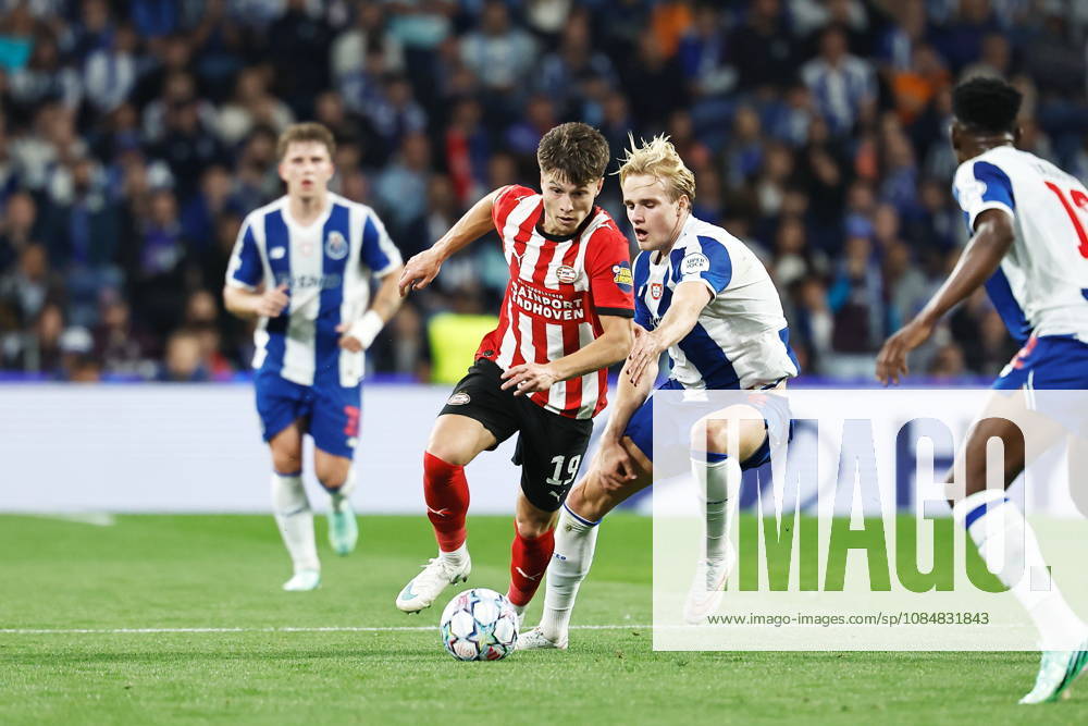 (L-R) Esmir Bajraktarevic (PSV), Victor Froholdt (Porto), OCTOBER 20, 2026 - Football Soccer : UEFA Champions League League phase matchday 3 between FC Porto - PSV Eindhoven at the Estadio do Dragao in Porto, Portugal. Noxthirdxpartyxsales aflo_357737524 MutsuxKawamorix
