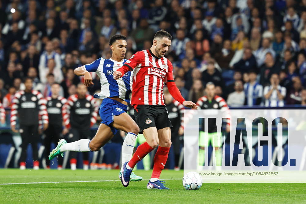 (L-R) Pepe (Porto), Filip Kostic (PSV), OCTOBER 20, 2026 - Football Soccer : UEFA Champions League League phase matchday 3 between FC Porto - PSV Eindhoven at the Estadio do Dragao in Porto, Portugal. Noxthirdxpartyxsales aflo_357737540 MutsuxKawamorix