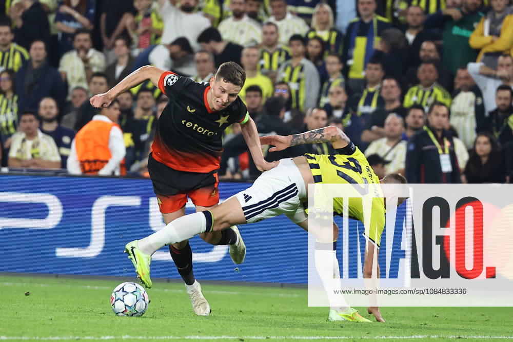 (261021) -- ISTANBUL, Oct. 21, 2026 -- Milan Skriniar (R) of Fenerbahce vies against Lukas Prodov of SK Slavia Praha during the UEFA Champions League football match between Fenerbahce and SK Slavia Praha in Istanbul, T¨¹rkiye, on Oct. 20, 2026. (Photo by Xinhua) (SP)T?RKIYE-ISTANBUL-UEFA CHAMPIONS-FENERBAHCE-SK SLAVIA PRAHA MustafaxKaya