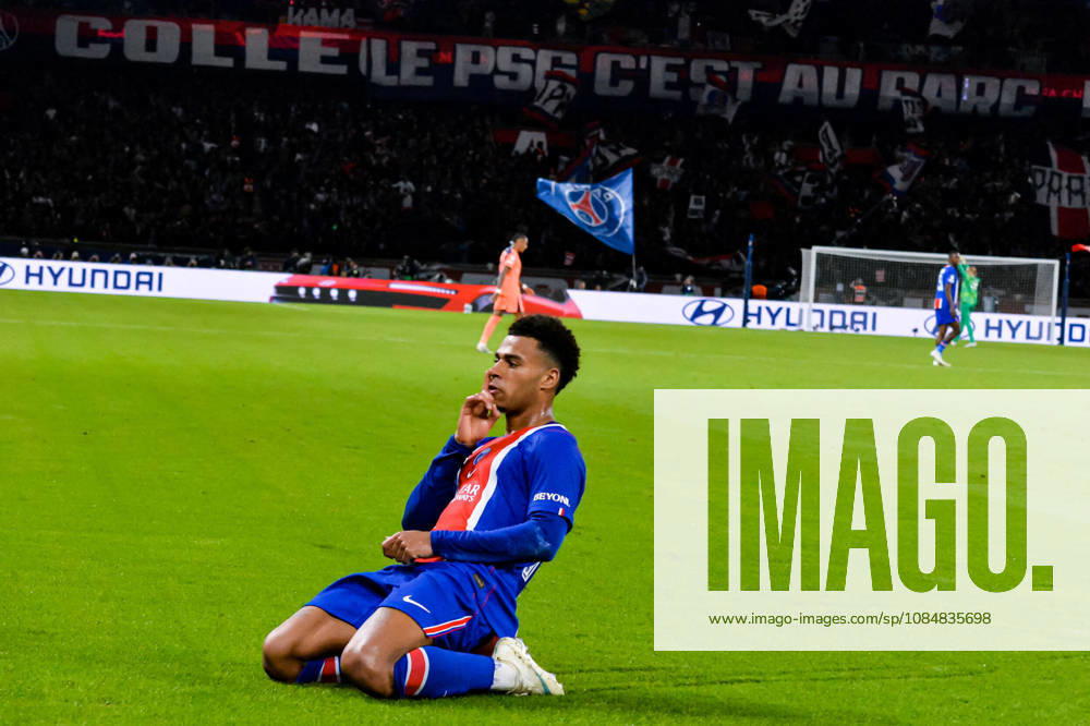 Joie des joueurs du Paris SG aprés le but de Desire Doue (Paris SG) - Match de Ligue Des Champions 2026-2027 (LDC) PSG - Barcelone (4-2) au Parc des Princes à Paris, le 20 octobre 2026. 2026-2027 Champions League (UCL) match: PSG vs. Barcelona (4–2) at the Parc des Princes in Paris, October 20, 2026. Paris France
