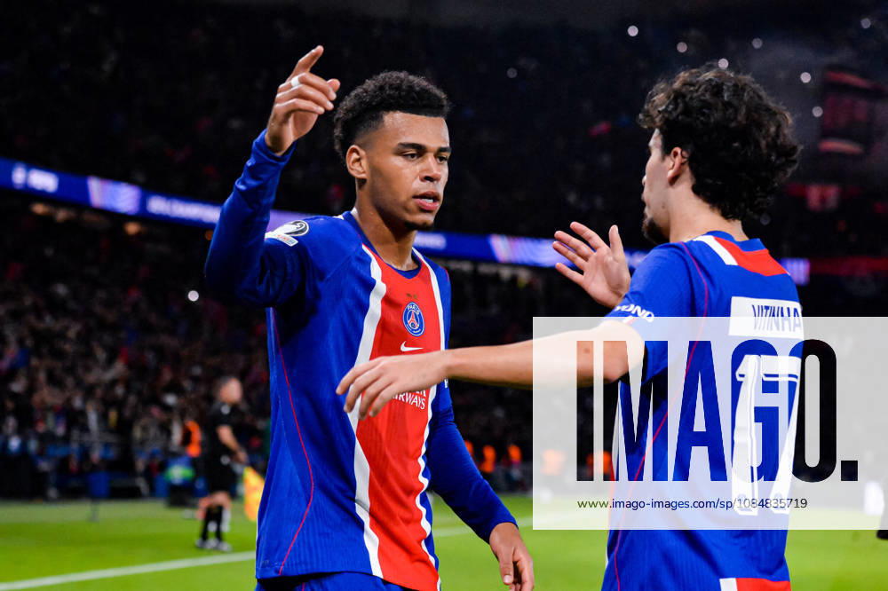 Joie des joueurs du Paris SG aprés le but de Desire Doue (Paris SG) - Match de Ligue Des Champions 2026-2027 (LDC) PSG - Barcelone (4-2) au Parc des Princes à Paris, le 20 octobre 2026. 2026-2027 Champions League (UCL) match: PSG vs. Barcelona (4–2) at the Parc des Princes in Paris, October 20, 2026. Paris France