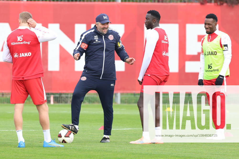 LENNARD MALONEY, MICHAEL SILBERBAUER, SILAS KATOMPA MVUMPA, SHERALDO BECKER TRAINING 1 FSV MAINZ 05 MAINZ