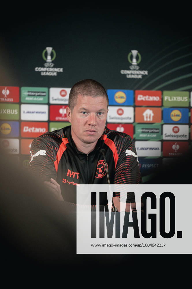 FC Midtjylland press conference, PK, Pressekonferenz - UEFA Conference League Herning, Denmark - October 21: Head coach Mike Tullberg and Pedro Bravo during a press conference ahead of a match between FC Midtjylland and St. Truidense in UEFA Conference League at MCH Arena Herning MCH Arena Denmark