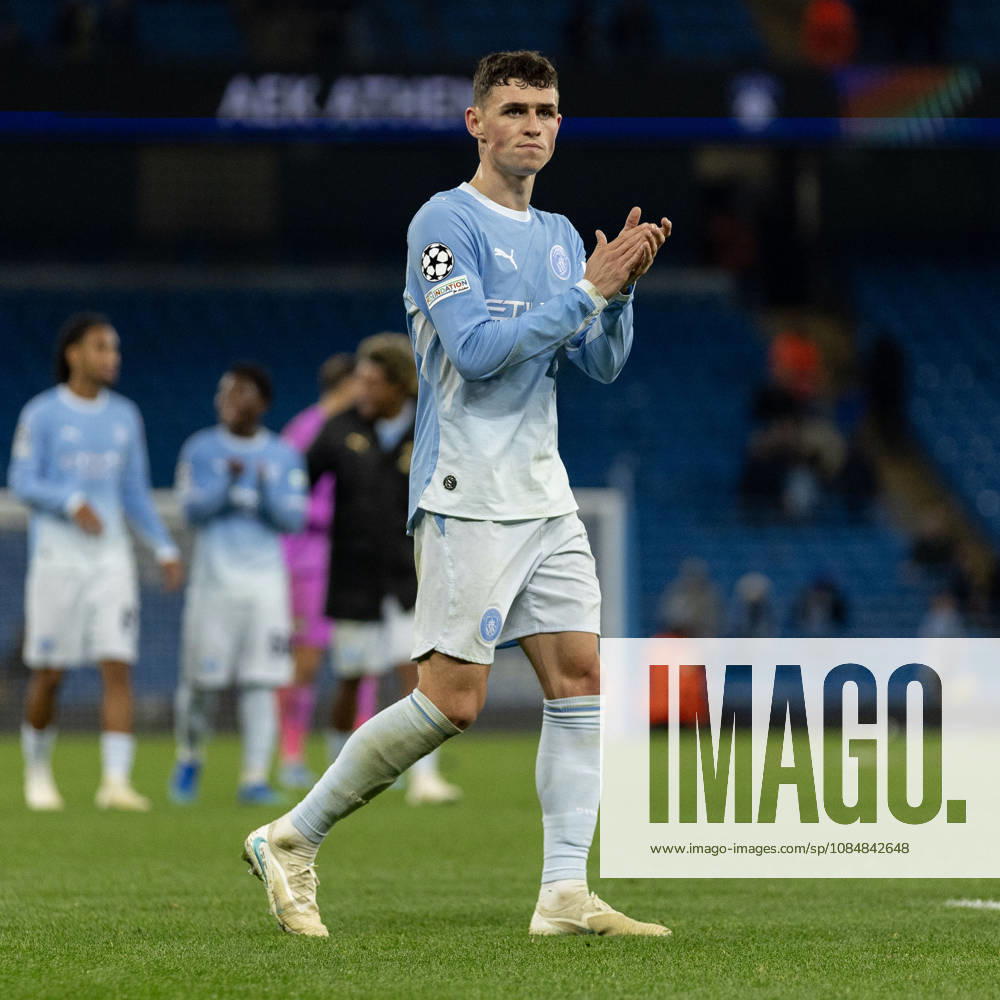 Manchester City v AEK Athens - UEFA Champions League 2026 27 League Phase MD3 Phil Foden 47 of Manchester City F.C. applauds at full time during the UEFA Champions League Stage match between Manchester City and AEK Athens at the Etihad Stadium in Manchester, on October 20, 2026. Manchester Manchester United, ManU Kingdom