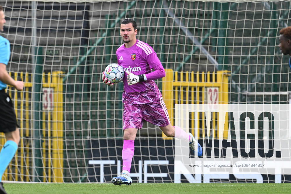 Youth League Club Brugge vs RC Lens goalkeeper Ilan Jourdren (1) of Lens pictured during the Uefa Youth League matchday 3 game in the League phase in season 2026 - 2027 between Club Brugge KV and Racing Club De Lens Under 19 on October 21 , 2026 in Roeselare, Belgium. (Photo by David Catry sportpix) Roeselare Belgium