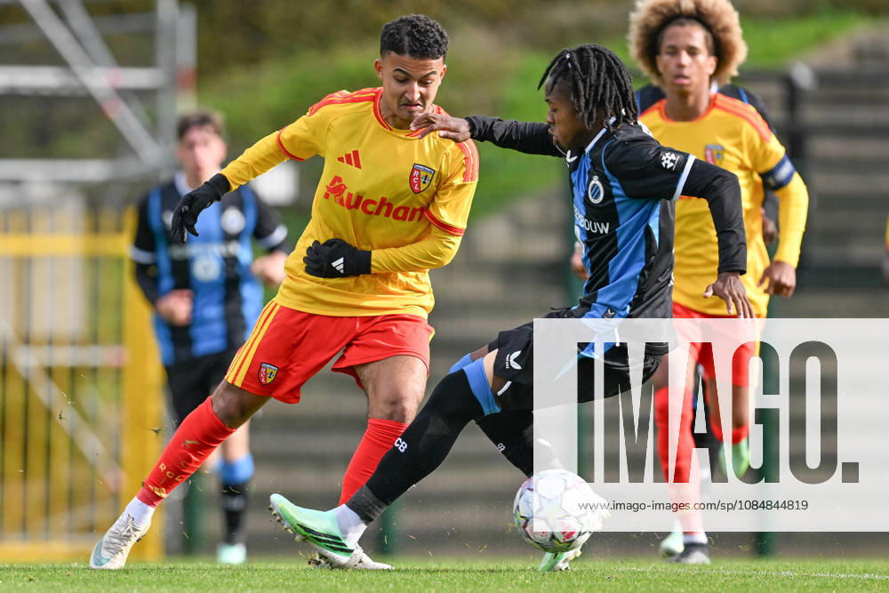 Youth League Club Brugge vs RC Lens Mohamed Seddik (7) of Lens fighting for the ball with Wisdom Mike (27) of Club Brugge NXT during the Uefa Youth League matchday 3 game in the League phase in season 2026 - 2027 between Club Brugge KV and Racing Club De Lens Under 19 on October 21 , 2026 in Roeselare, Belgium. (Photo by David Catry sportpix) Roeselare Belgium