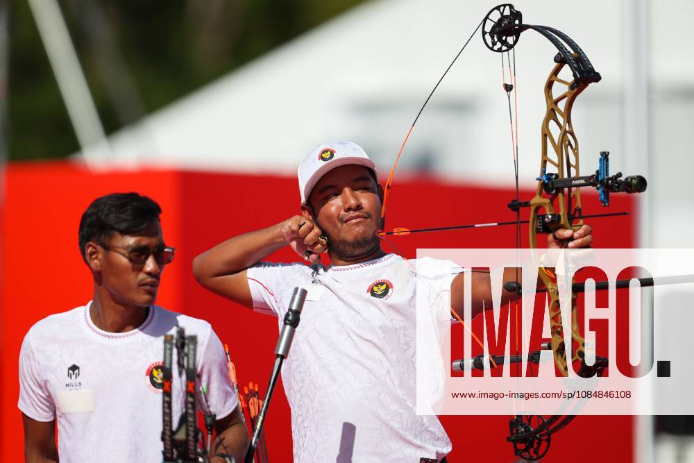 Indonesia Wins Silver in Mens Compound Doubles Para Archery OKAZAKI, JAPAN OCTOBER 21, 2026: Indonesian para archers Ken Swagumilang (right) and Arif Firmansyah (left) compete at the 5th Asian Para Games Aichi-Nagoya 2026 at Okazaki, Japan. Okazaki Aichi Jepang