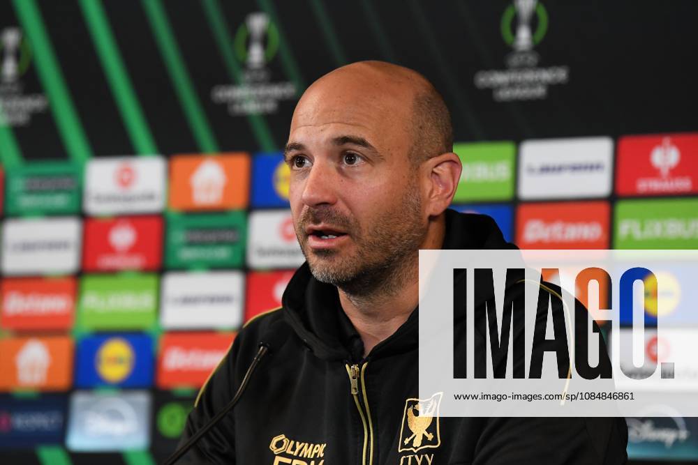 STVV s head coach Frederic De Meyer pictured during a press conference, PK, Pressekonferenz of Belgian soccer team Sint-Truidense VV, Wednesday 21 October 2026 in Herning, Denmark, in preparation of tomorrow s game against Danish FC Midtjylland on the second day of the UEFA Conference League league phase. JILLxDELSAUX x190514523x