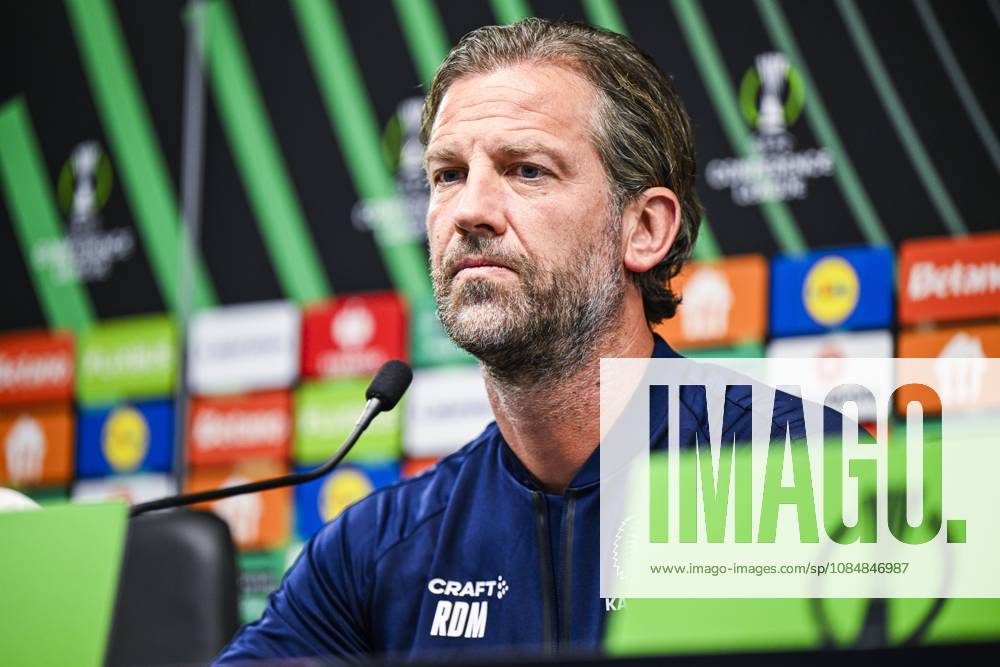 Rik De Mil, head coach of KAA Gent pictured during a press conference, PK, Pressekonferenz of Belgian soccer team KAA Gent, Wednesday 21 October 2026 in Braga, Portugal. The team is preparing for the second match of the UEFA Conference League league phase against Portuguese SC Braga tomorrow. TOM GOYVAERTS TomxGoyvaerts x190514725x