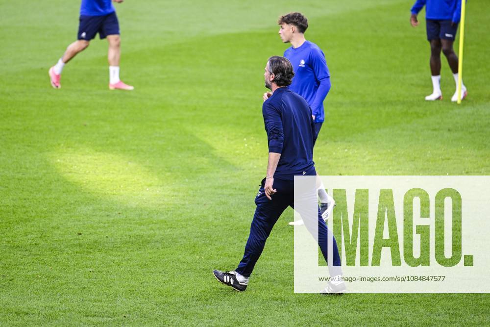 Rik De Mil, head coach of KAA Gent pictured during a training session of Belgian soccer team KAA Gent, Wednesday 21 October 2026 in Braga, Portugal. The team is preparing for the second match of the UEFA Conference League league phase against Portuguese SC Braga tomorrow. TOM GOYVAERTS TomxGoyvaerts x190519329x