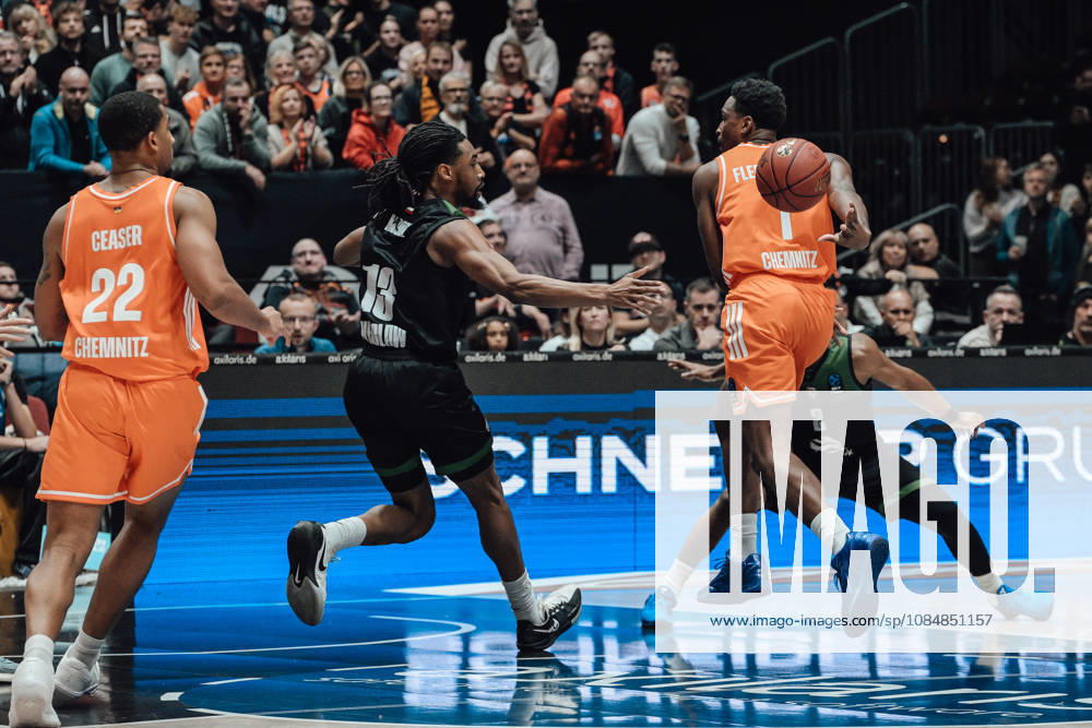 Game Day 4 of the Basketball Eurocup: Niners Chemnitz vs. Slask Wroclaw, October 21, 2026, starting at 7:00 p.m., Chemnitz, Chemnitz Arena. In Photo 01: Phlandrous Fleming Jr., 22 Nighaeal Ceaser, Matchday 4 of the Basketball Eurocup: Niners Chemnitz vs. Slask Wroclaw, Chemnitz, Saxony, Germany